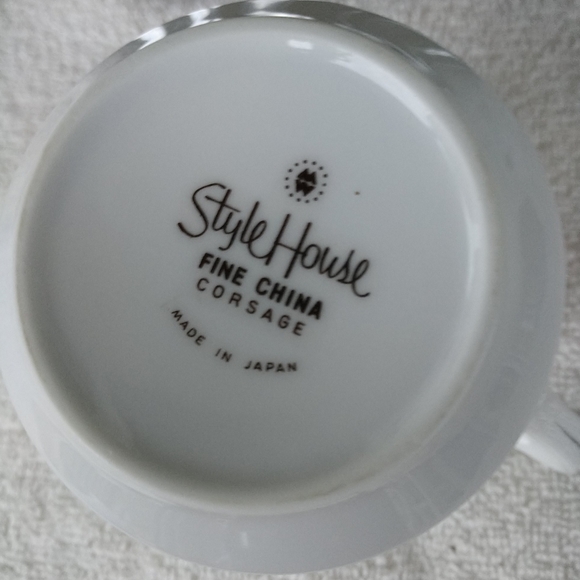 Style House Fine China Corsage Pattern - Picture 5 of 11
